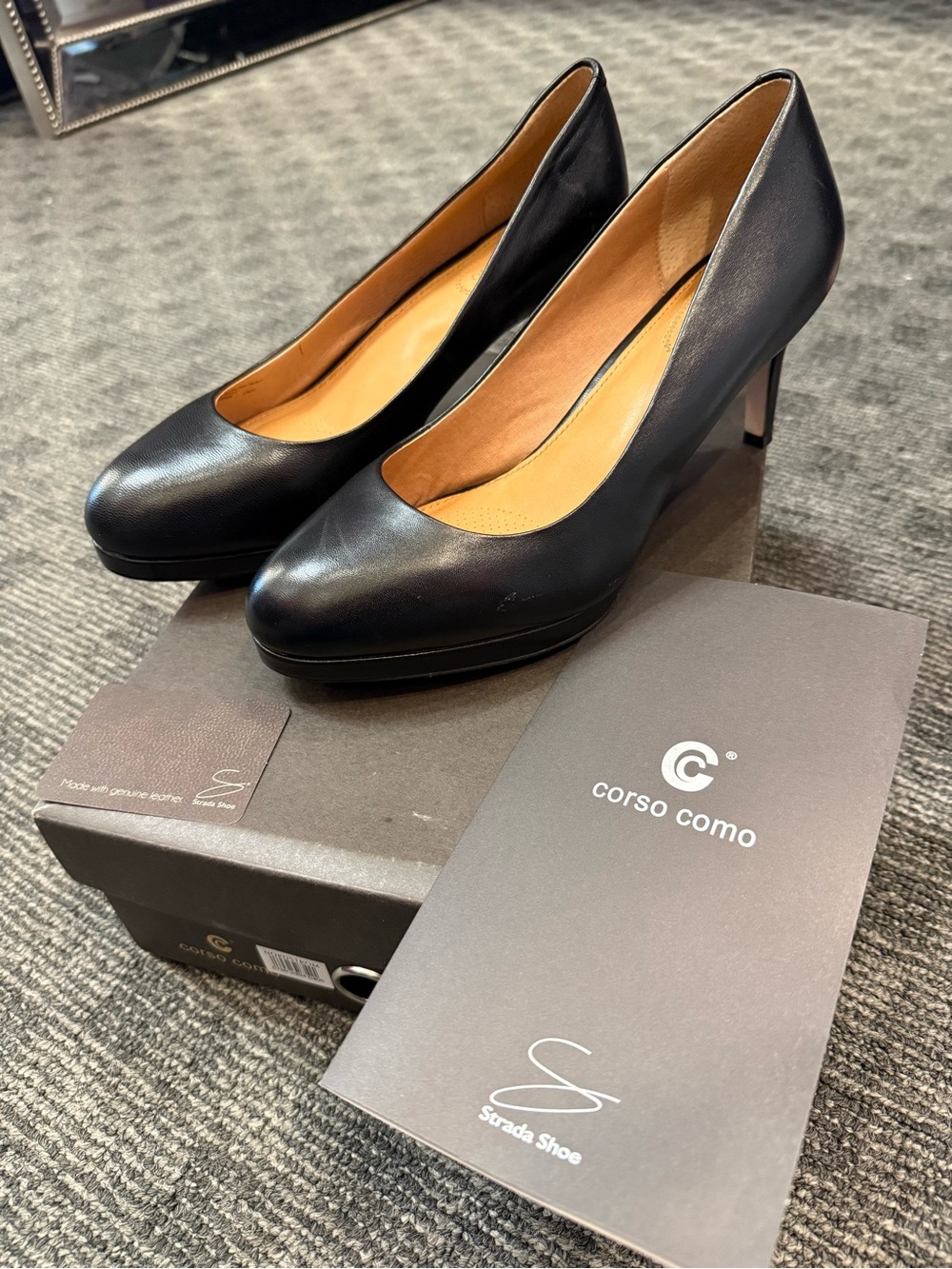 Nordstrom Corso Como Black Leather Round-Toe Pumps